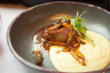 beef tongue with potato mousse