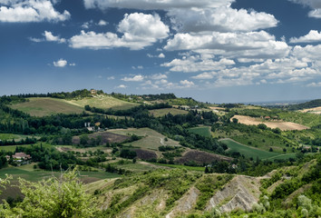Fototapeta na wymiar Landscape near Bologna at summer (Sabbiuno)
