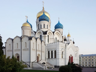 Fototapeta na wymiar Nikolo Ugreshsky monastery. Transfiguration Cathedral. The Orthodox Church. Russia.