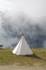 Tipi in den Alpen