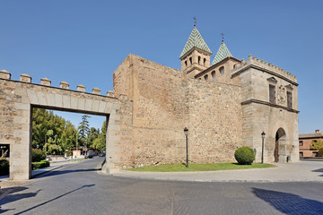 Puerta de Bisagra en Toledo