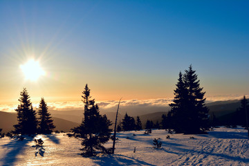 Obraz premium Sunrise in winter Giant Mountains