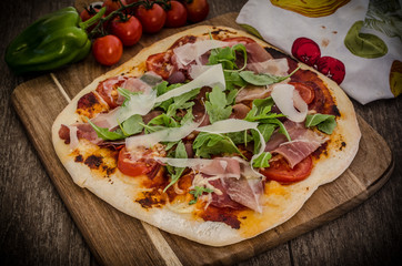 Pizza Prosciutto Rustikal