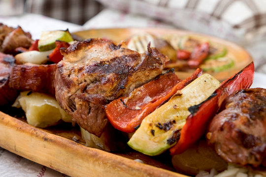 Rostilj Bilder Durchsuchen 192 Archivfotos, und Videos