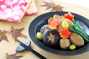 里芋の煮物　紅葉