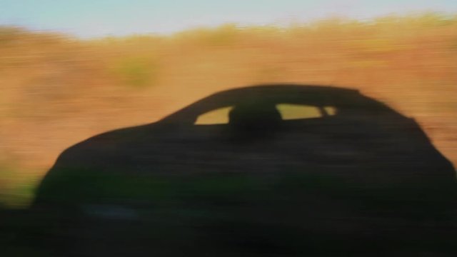 Traveling de seguimiento de la Sombra de un Coche en Movimiento

