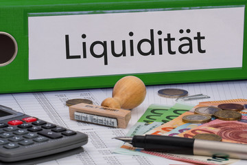 Aktenordner (grün) mit Beschriftung Liquidität