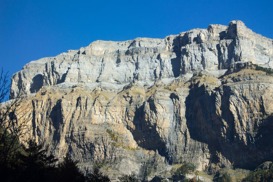 monta&ntilde;as del entorno oscense