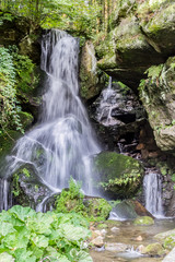Fototapeta na wymiar Wasserfall im Elbsandsteingebirge