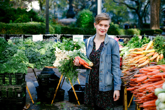 Woman shopping at farmers market