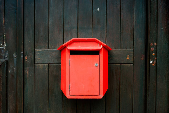 Classic Red Post Box