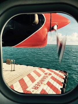 Floating platform for a sea plane