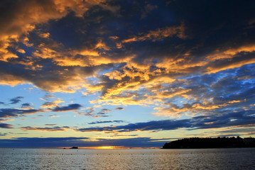 Obraz premium Zachód słońca nad morzem