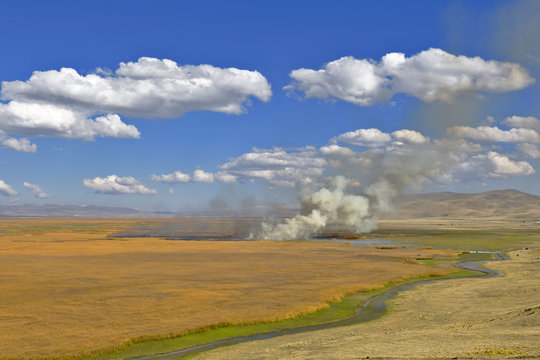 Incendio en el lago Junín