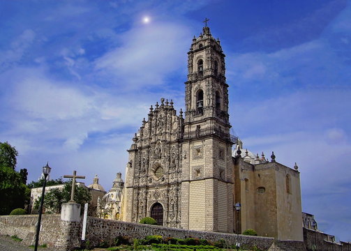 Tepotzotlan church at early sunset