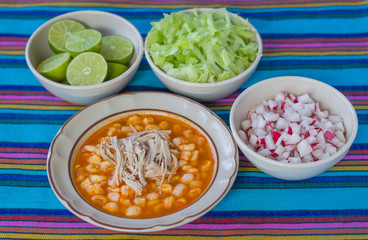 Pozole grano de maiz y verduras