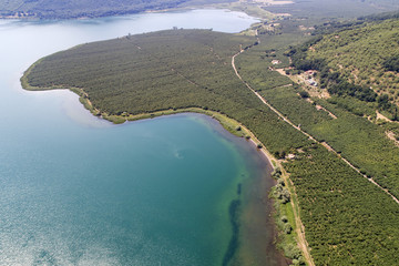 Vista aerea del lago di Vico a Viterbo