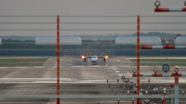 Bombardier Dash 8 take-off