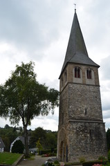 Fototapeta na wymiar Gruiten-Dorf, Haan - St. Nikolaus Kirche