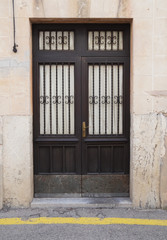 Alte Haustür eines Hauses