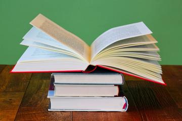 BÜCHER