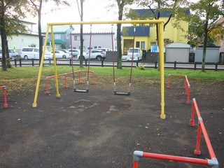 公園のブランコ