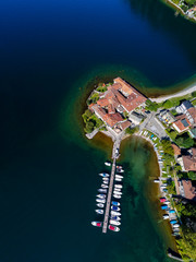 Lierna - Lago di Como (IT) - Vista aerea del Castello nel borgo antico e del porticciolo