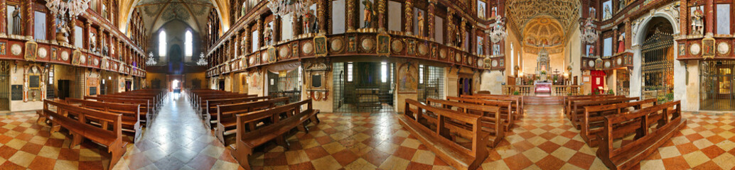 Fototapeta na wymiar Curtatone, santuario di Grazie, interno a 360°