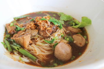 noodle with beef and meatball