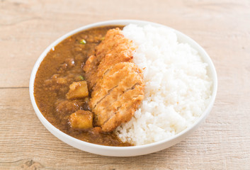 fried cutlet pork with curry on rice