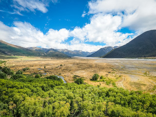 Obraz premium Road trip in the Arthur's Pass National Park. (South Island, New Zealand)