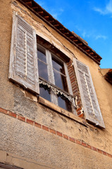 Fenster eines alten Hauses