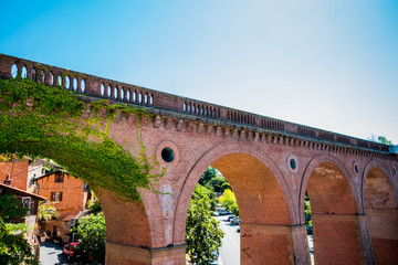 Fototapeta premium Le pont du chemin de fer à Albi