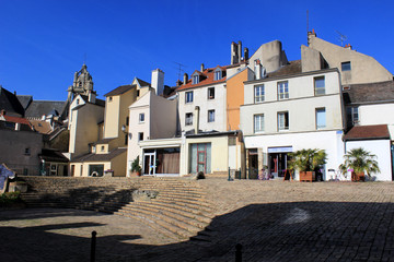 Fototapeta na wymiar Pontoise - Place des Moineaux