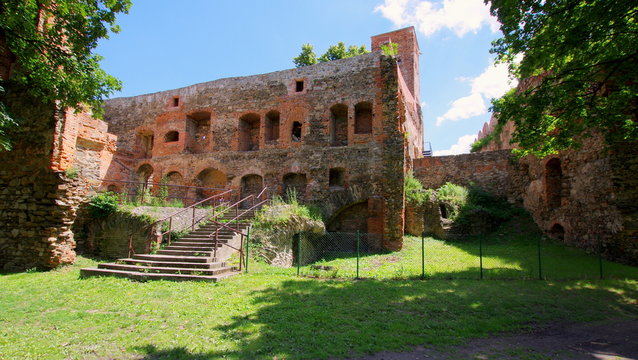 Ruiny pałacu zamkowego w Ząbkowicach Śląskich na Dolnym Śląsku