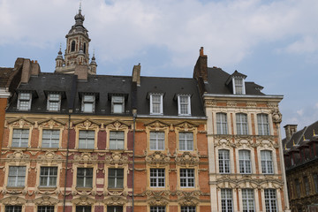 Fototapeta na wymiar Les façades flamandes des maisons du vieux Lille