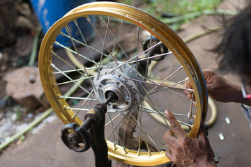 Spoke Adjustment for motorcycles, Truing Spoke Tighten Adjustment, Straightening a motorcycles...