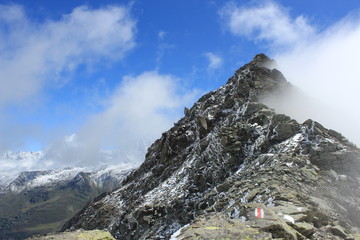 arête rocheuse givrée