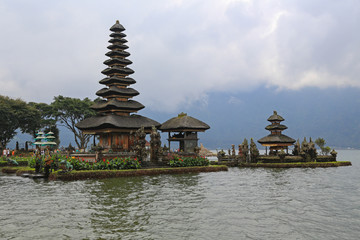 Naklejka premium Bali:Tempel Pura Ulun Danu Bratan
