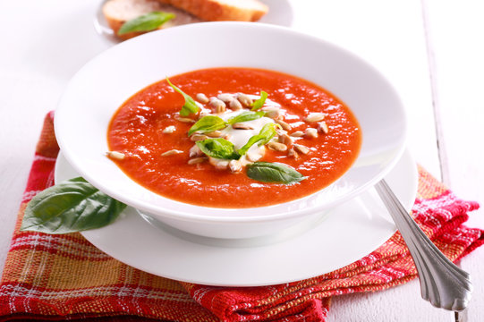 Roast pepper and tomato soup