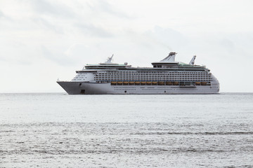 Fototapeta na wymiar Luxury cruise for tourism in the ocean.