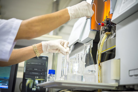 Scientists are using Atomic Absorption Spectroscopy (AAS) to analyze heavy metals in sample solutions.For example, element Pb, Fe, Mn, Ag, etc.