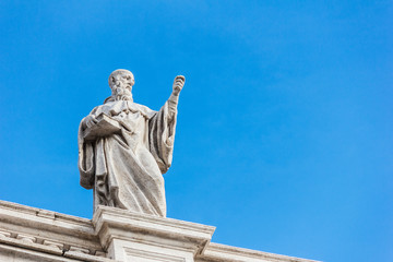 Fototapeta na wymiar Sclupture at Vatican.