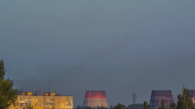 Time lapse of atmosphere pollution next to residential building
