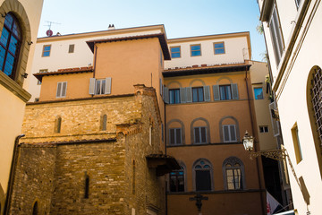 Fototapeta na wymiar Palazzo signorile e basilica, centro storico, Firenze
