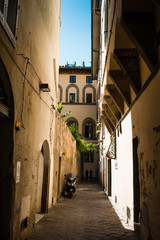 Vicolo con palazzi antichi signorili, centro storico, Firenze