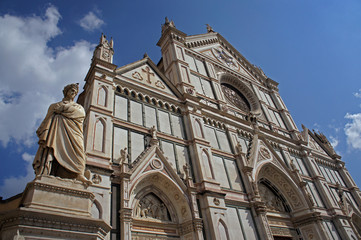 Monument of Dante and the church of the Holy Cross (Basilica di Santa Croce) in Florence, Italy also known as Temple of the Italian Glories (Tempio dell'Itale Glorie)