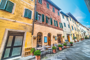 Naklejka premium Via Dante Alighieri in San Quirico d'Orcia