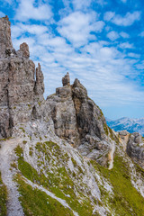 Wanderweg in den Kalkk&ouml;geln Hochformat