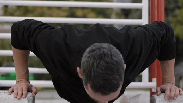 Push ups in park